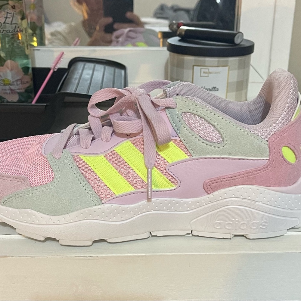 Adidas Sneakers
